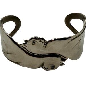 Vintage Cat Cuff Bracelet – Sculptural Feline Design Silver-tone Statement Cuff